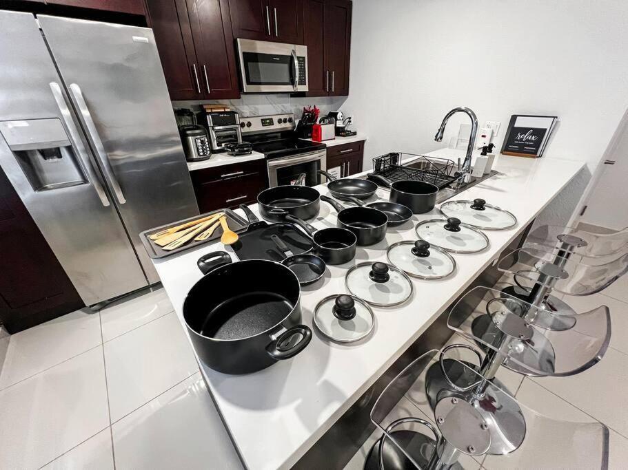 Vacay Spot Experience Luna Sky! 65" Tv Bar, Bbq, Shower Massage Jets, Music, Go To Fl Keys Homestead Esterno foto