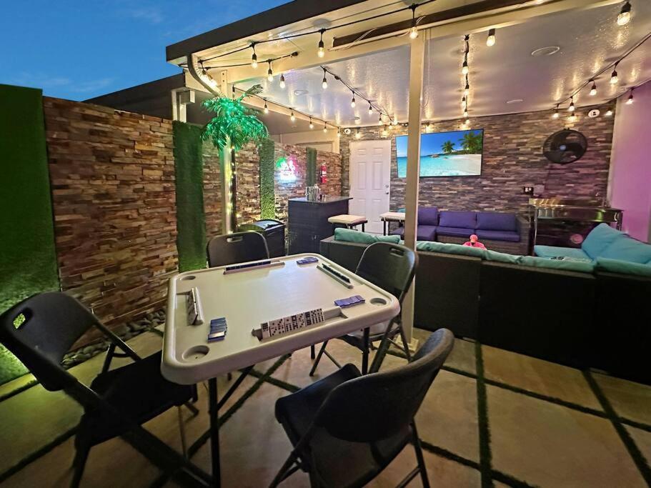 Vacay Spot Experience Luna Sky! 65" Tv Bar, Bbq, Shower Massage Jets, Music, Go To Fl Keys Homestead Esterno foto