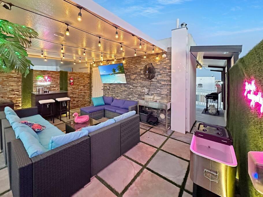 Vacay Spot Experience Luna Sky! 65" Tv Bar, Bbq, Shower Massage Jets, Music, Go To Fl Keys Homestead Esterno foto
